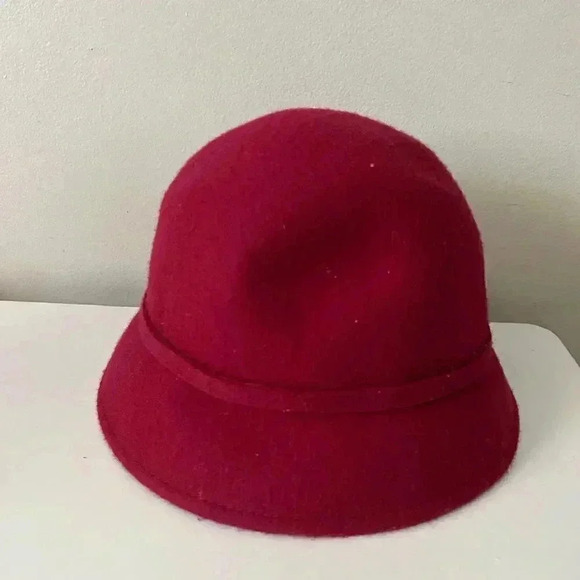 Beautiful vintage  magenta wool hat - Picture 5 of 5